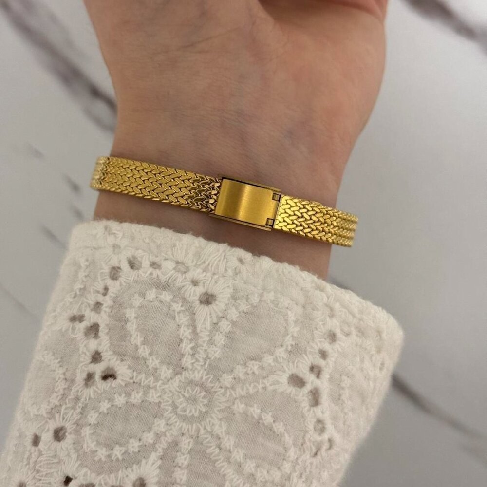 Sku:0380 gold mini watch‎ vintage vibe + in a gift box They fit any hand size - Picture 3 of 8